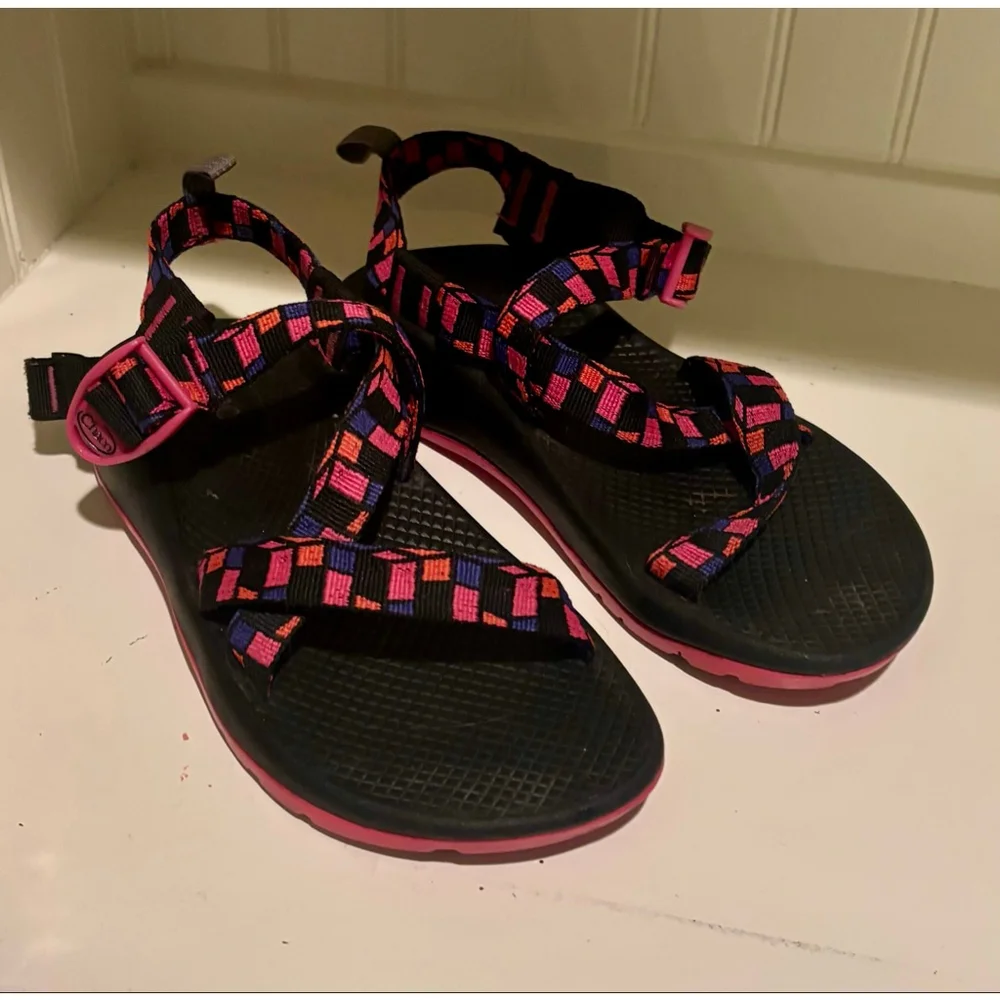 Chaco z/1 eco tread Sandals Black Pink Blue Orange Size 5, woman